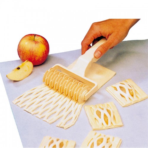 "Pastry tools" - Cutting roller l 6cm, кутия с 1 брой валяк за рязане "Pastry tools" - Cutting roller l 6cm, кутия с 1 брой валяк за рязане